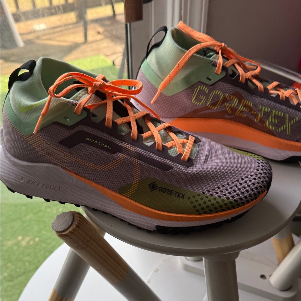 GORE-TEX NIKE Sneaker - Picture 2 of 6